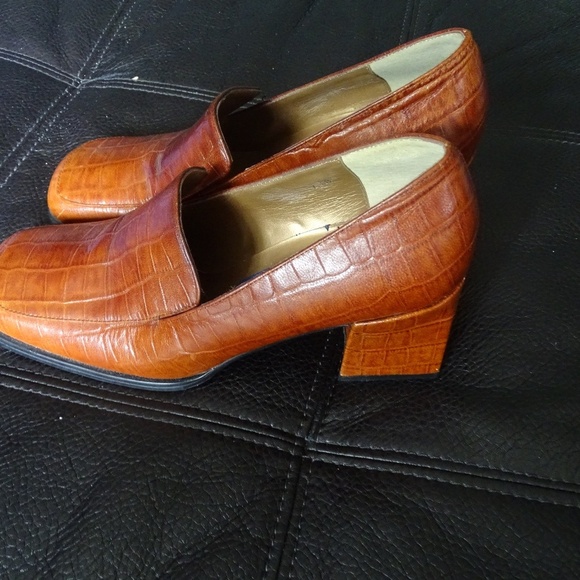 Brown Croc-Embossed Heels - Picture 2 of 3